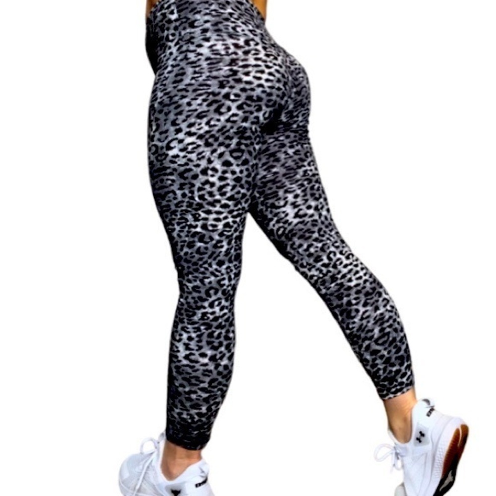 Animal print leggings